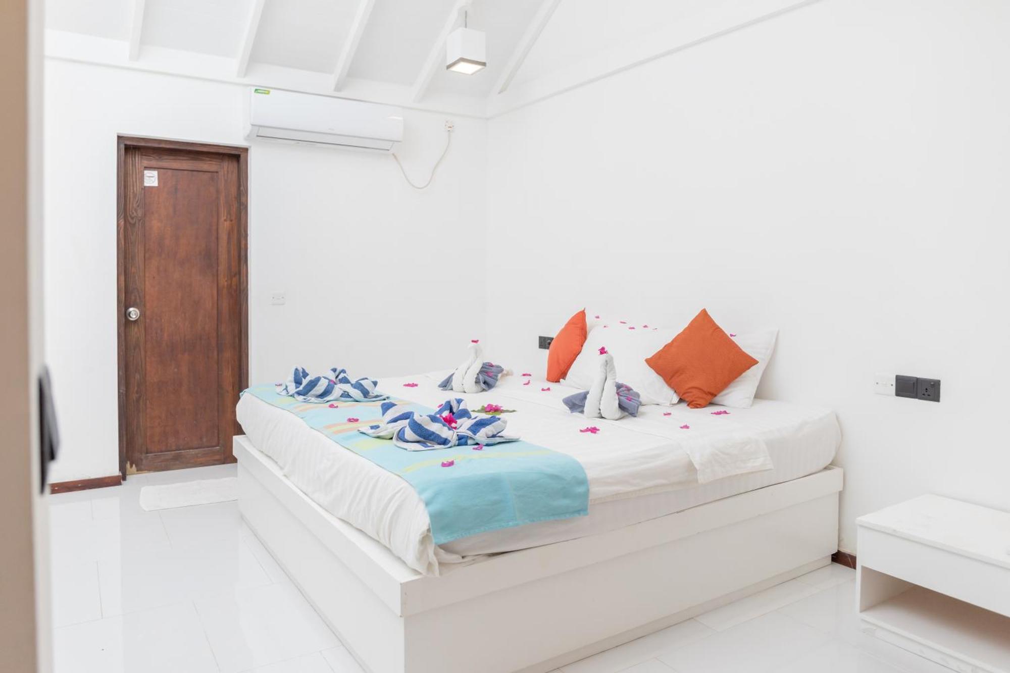 Brickwood Ganduvaru Private Villas Rasdhoo Bagian luar foto