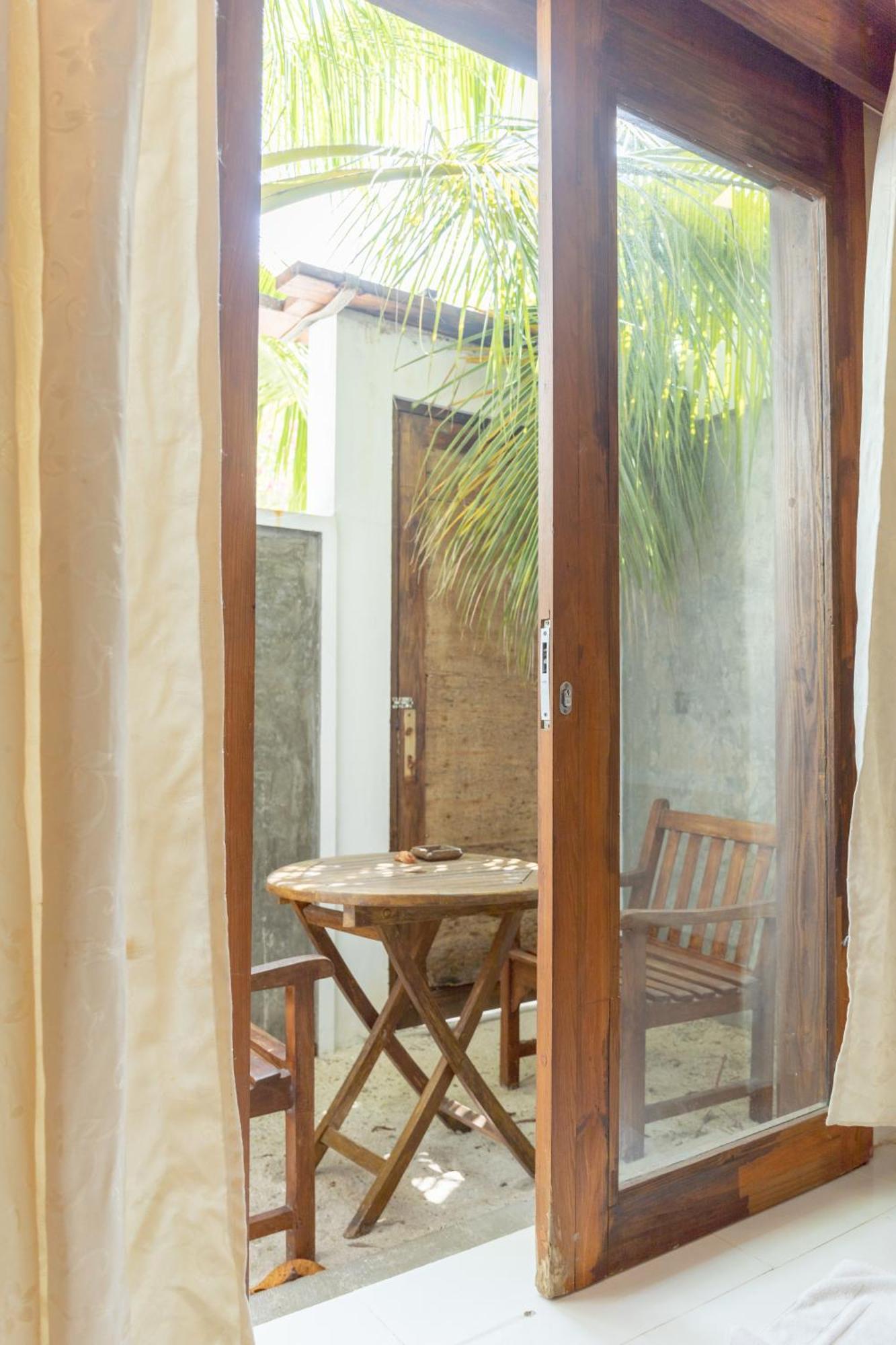Brickwood Ganduvaru Private Villas Rasdhoo Bagian luar foto