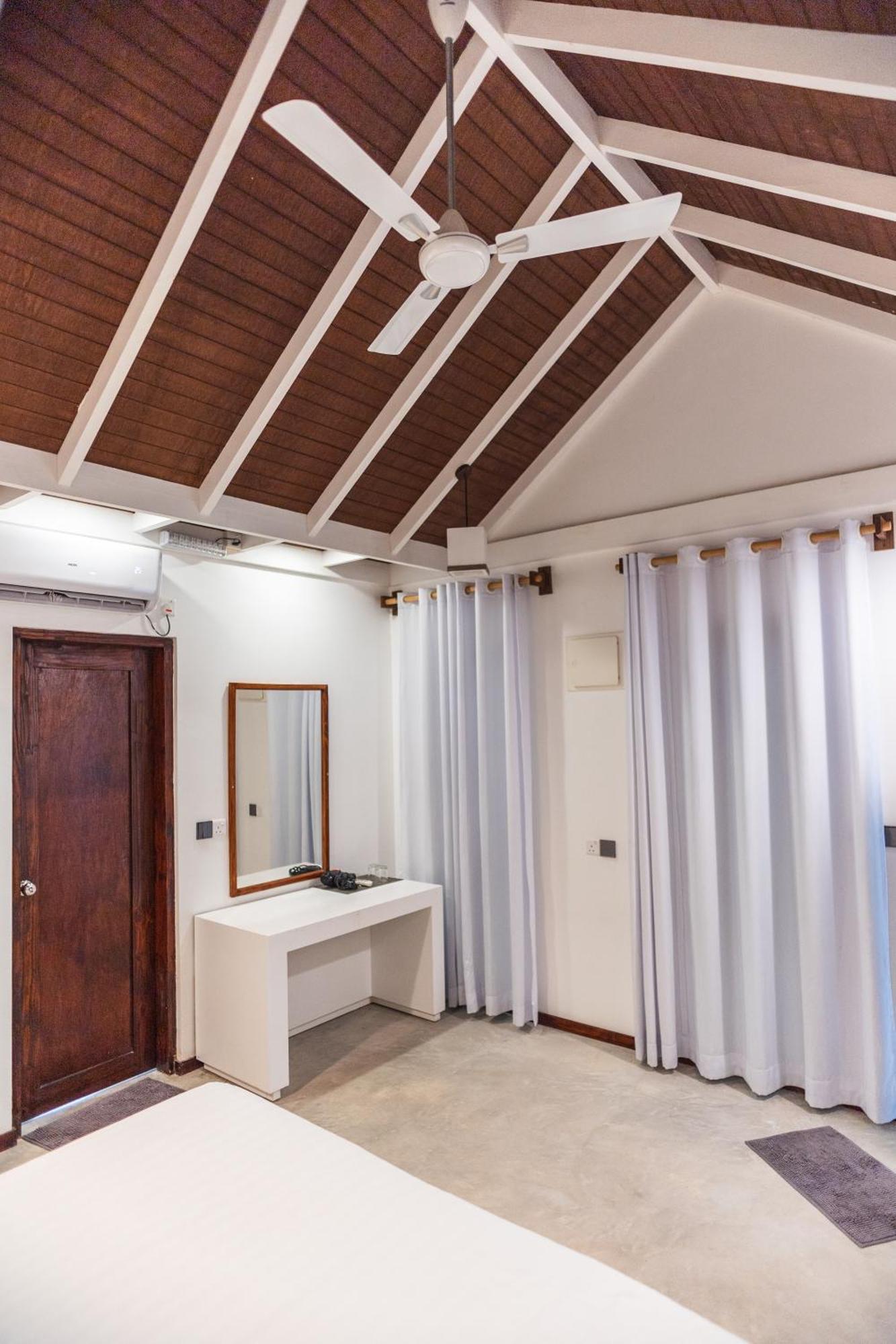 Brickwood Ganduvaru Private Villas Rasdhoo Bagian luar foto